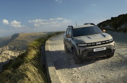Dacia Duster hybrid 155, 2025, front